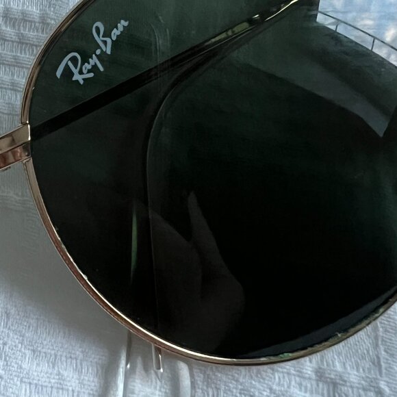 Ray-Ban Round Metal Sunglasses - Picture 4 of 4